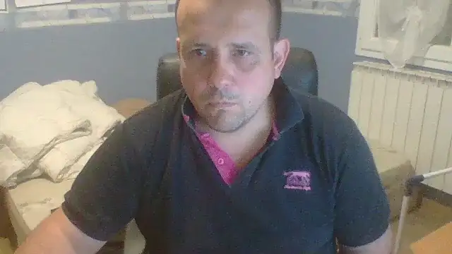 manubm03 online show from 10.28.25