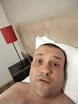 manubm03 online show from 11.24.25