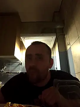 Snapshot of Govora chatting on 03.05.25 Govora online show from 03.05.25