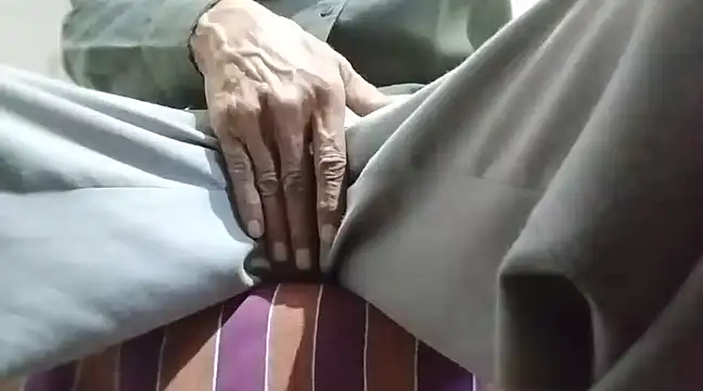 Snapshot of manan28 chatting on 02.20.25 manan28 online show from 02.20.25