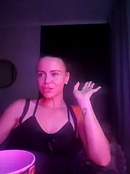 MrsBunnyBum online show from 04.13.26