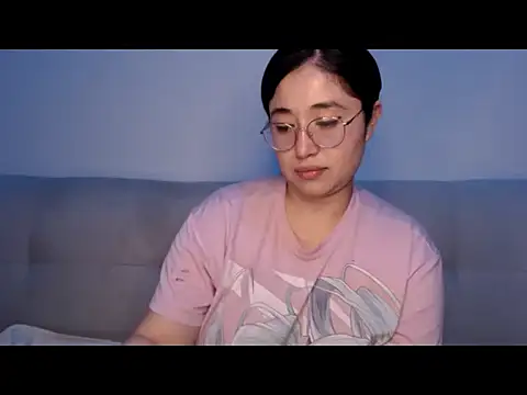 YummymeowW online show from 04.06.26