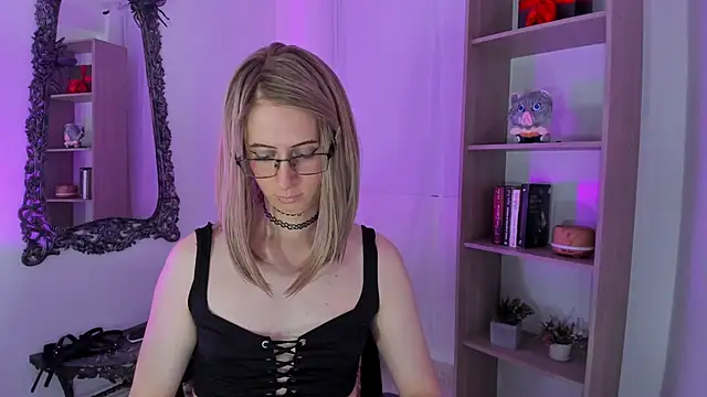 KimberlyJohnsoon online show from 11.24.25