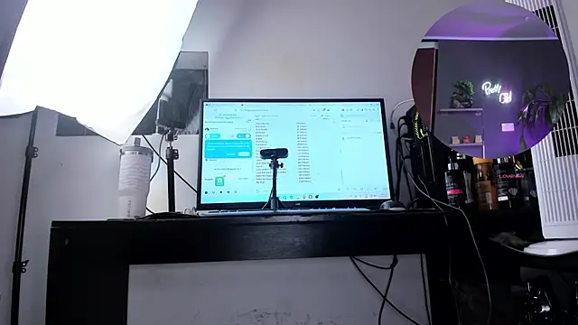 Katiehill 1 online show from 11.12.25