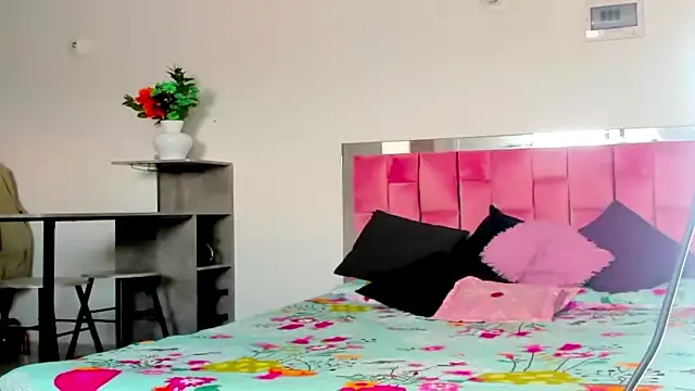 the queen aleja online show from 12.02.25