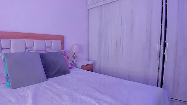 mia hank online show from 10.26.25