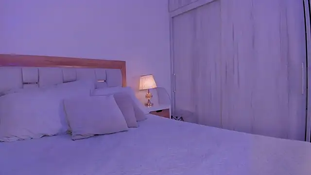 mia hank online show from 12.19.25