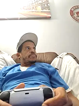 Snapshot of Fonzarelli chatting on 01.29.25 Fonzarelli online show from 01.29.25