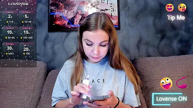 CassieMils online show from 10.22.25