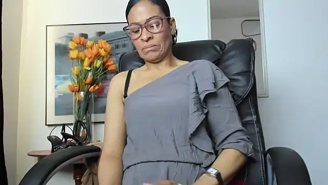 Aries Mature online show from 10.30.25