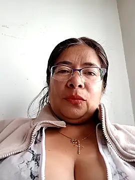   valentina18 online show from 12.15.24