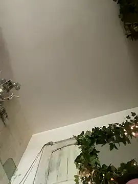 Tomthelong online show from 10.06.25