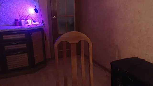 Snapshot of Sonitka chatting on 12.28.24 Sonitka online show from 12.28.24