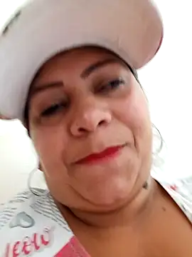 Snapshot of Alyona21 chatting on 12.15.24 Alyona21 online show from 12.15.24