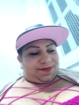 Snapshot of Alyona21 chatting on 12.29.24 Alyona21 online show from 12.29.24