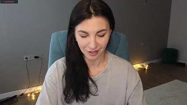 Mary love16 online show from 02.25.25