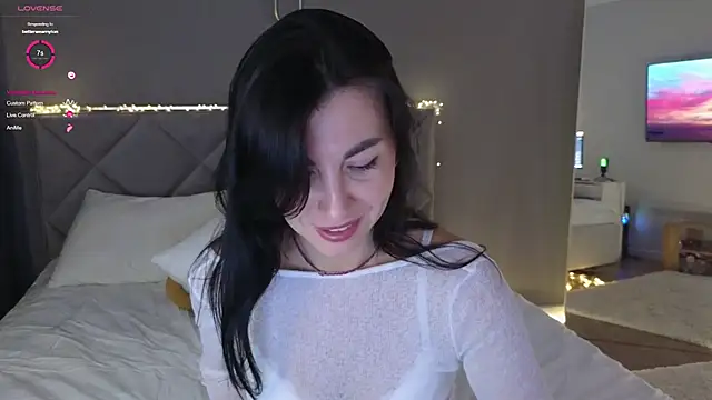 Mary love16 online show from 10.14.25