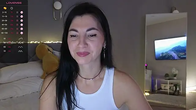 Mary love16 online show from 10.18.25