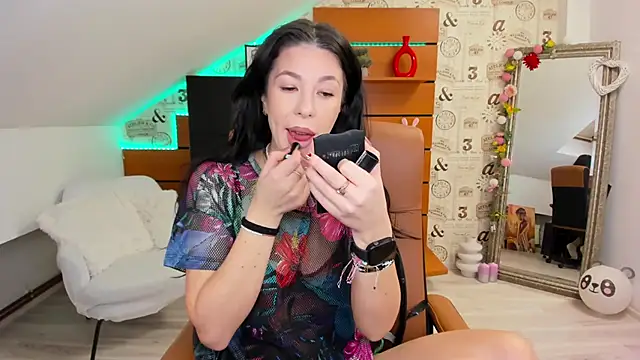 EmillyTaylor online show from 12.05.25