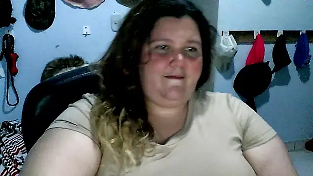 Snapshot of squirt322bbw chatting on 03.19.25 squirt322bbw online show from 03.19.25