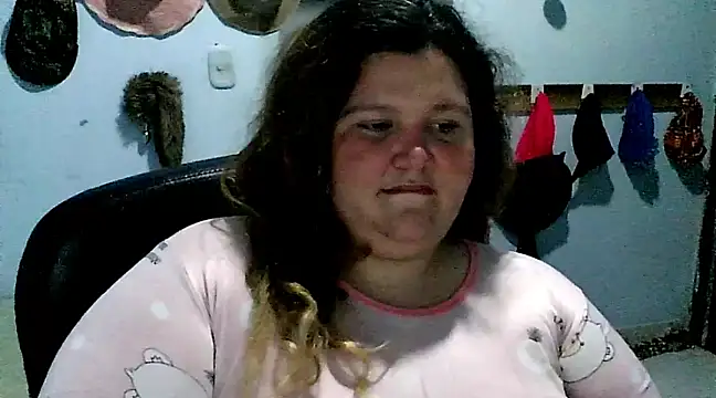 Snapshot of squirt322bbw chatting on 03.19.25 squirt322bbw online show from 03.19.25