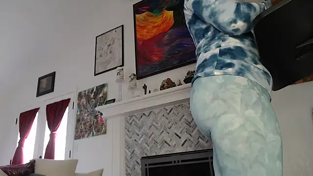 AuroraWillows online show from 02.15.25