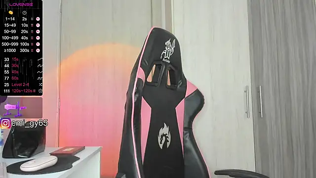 Snapshot of emilyn_grey1 chatting on 03.03.25 emilyn grey1 online show from 03.03.25