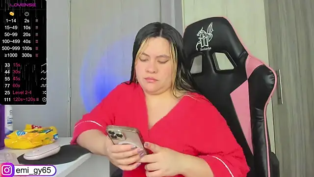 Snapshot of emilyn_grey1 chatting on 03.17.25 emilyn grey1 online show from 03.17.25