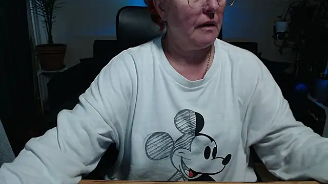 JoannaAndNeighbour online show from 10.18.25