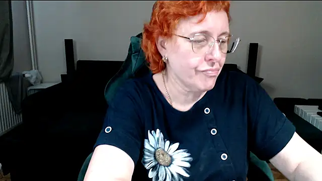 Snapshot of JoannaAndNeighbour chatting on 02.04.26 JoannaAndNeighbour online show from 02.04.26