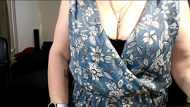 Snapshot of JoannaAndNeighbour chatting on 03.02.26 JoannaAndNeighbour online show from 03.02.26