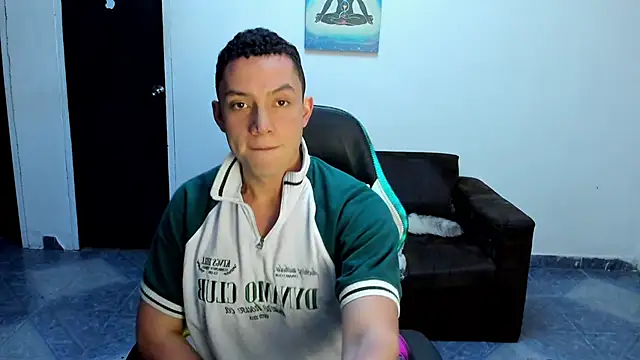 Snapshot of davinalhot chatting on 05.06.26 davinalhot online show from 05.06.26