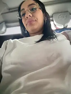 Snapshot of __IRIS__ chatting on 10.27.25 IRIS online show from 10.27.25