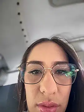 Snapshot of __IRIS__ chatting on 11.08.25 IRIS online show from 11.08.25