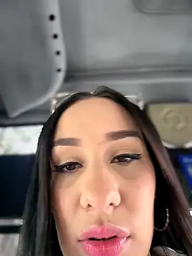 Snapshot of __IRIS__ chatting on 11.11.25 IRIS online show from 11.11.25