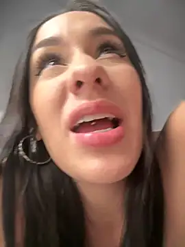 Snapshot of __IRIS__ chatting on 11.20.25 IRIS online show from 11.20.25