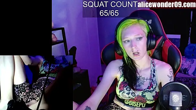 alicewonder09 online show from 10.25.25