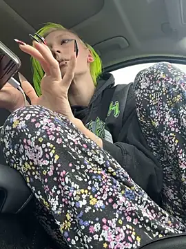 alicewonder09 online show from 04.04.26