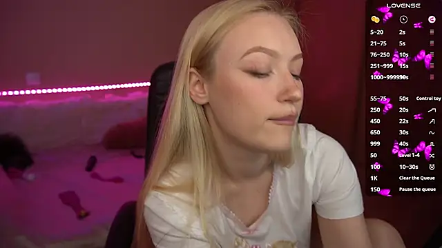 Snapshot of AmandaFiree chatting on 05.29.26 AmandaFiree online show from 05.29.26