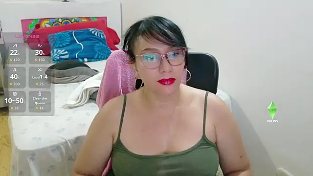 Snapshot of hottplay chatting on 05.30.26 hottplay online show from 05.30.26