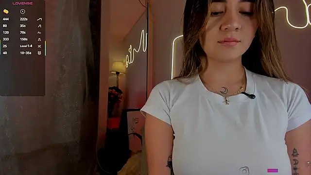 Snapshot of sara_cruz011 chatting on 09.23.25 sara cruz011 online show from 09.23.25