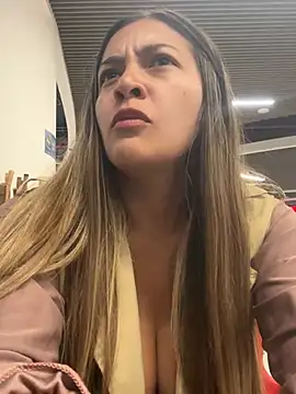 Snapshot of alana_69 chatting on 01.21.25 alana 69 online show from 01.21.25