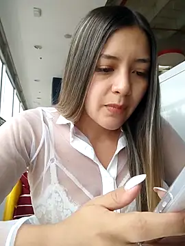 Snapshot of alana_69 chatting on 03.19.25 alana 69 online show from 03.19.25