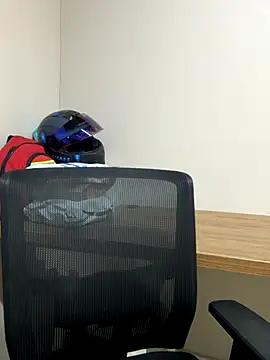 Snapshot of Sara_Boom chatting on 10.08.25 Sara Boom online show from 10.08.25