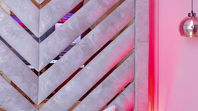 Snapshot of Sara_Boom chatting on 11.28.25 Sara Boom online show from 11.28.25