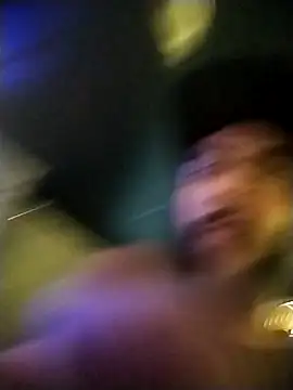 Snapshot of Pziko chatting on 12.20.25 Pziko online show from 12.20.25