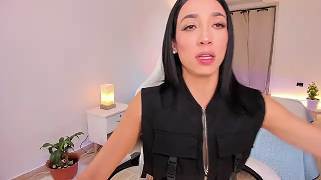 Snapshot of carleee_winter chatting on 11.22.25 carleee winter online show from 11.22.25