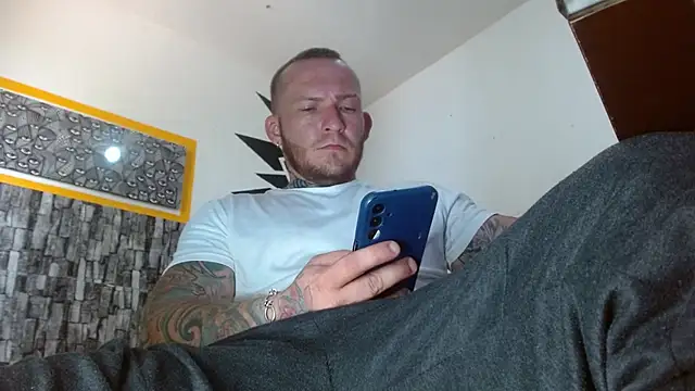 Snapshot of stripnolimits chatting on 10.23.25 stripnolimits online show from 10.23.25