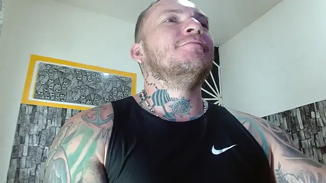 Snapshot of stripnolimits chatting on 11.28.25 stripnolimits online show from 11.28.25