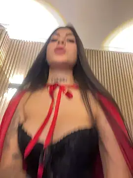 Snapshot of Sarasanders_4 chatting on 10.29.25 Sarasanders 4 online show from 10.29.25